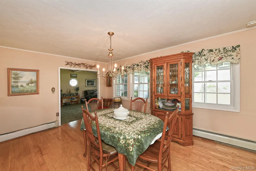 5 Woodcock Lane Levittown, NY 11756