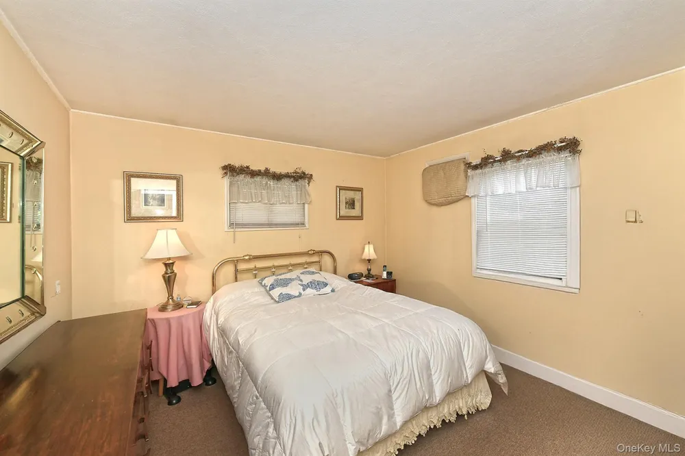 5 Woodcock Lane Levittown, NY 11756