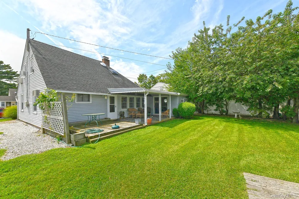 5 Woodcock Lane Levittown, NY 11756