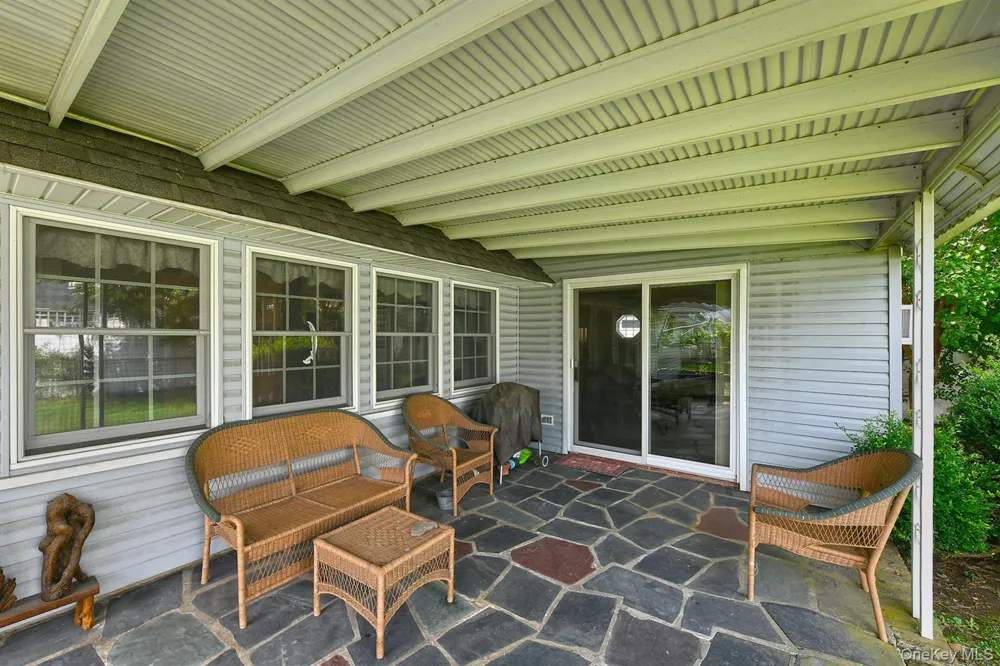 5 Woodcock Lane Levittown, NY 11756