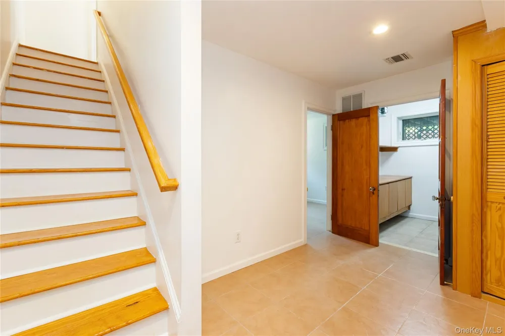 5637 Delafield Avenue Bronx, NY 10471