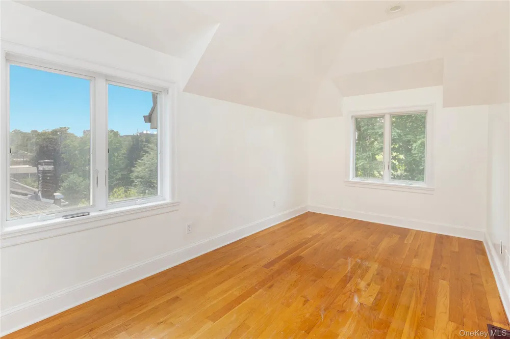 5637 Delafield Avenue Bronx, NY 10471
