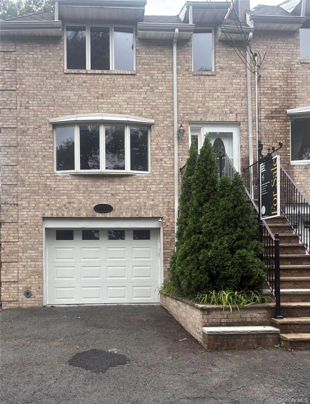 5637 Delafield Avenue Bronx, NY 10471