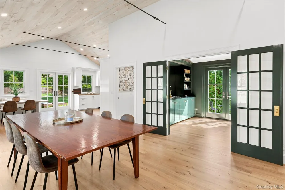 11 Shinnecock Road Hampton Bays, NY 11946