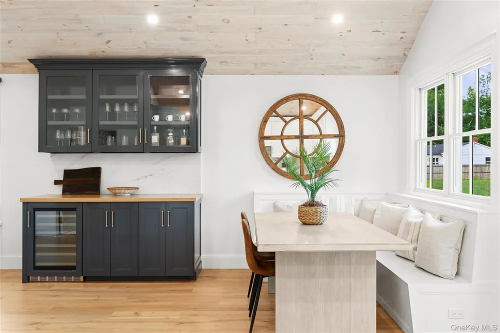 11 Shinnecock Road Hampton Bays, NY 11946