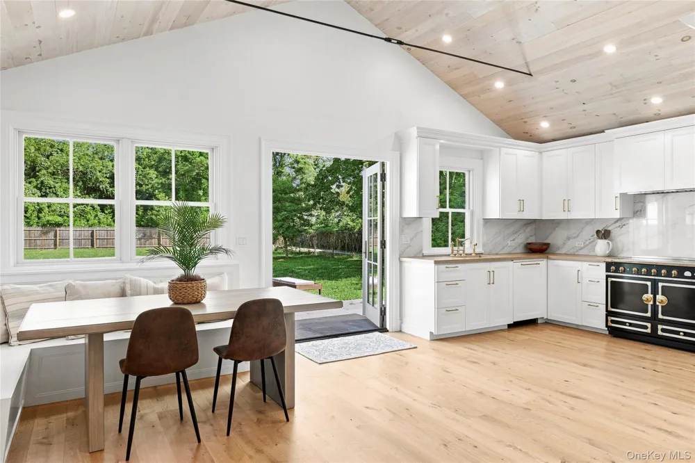 11 Shinnecock Road Hampton Bays, NY 11946