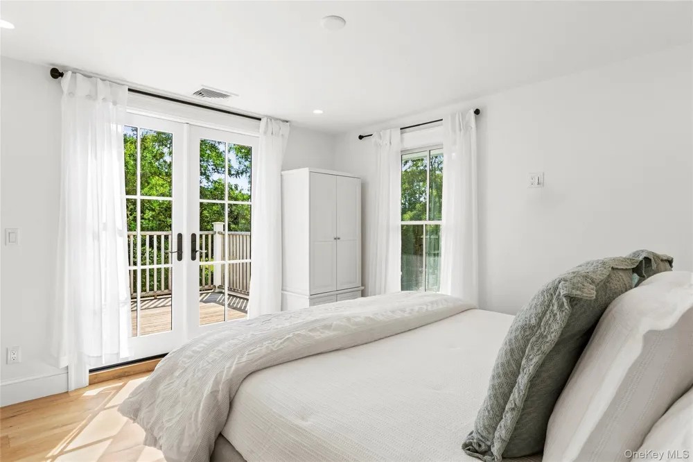 11 Shinnecock Road Hampton Bays, NY 11946