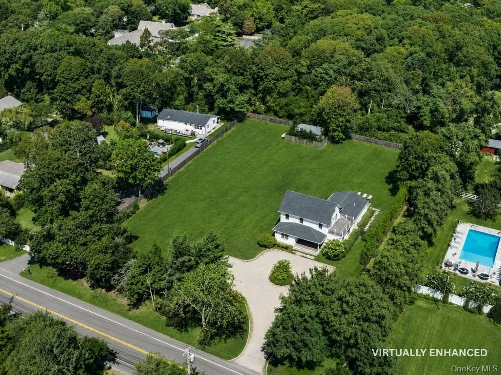 11 Shinnecock Road Hampton Bays, NY 11946