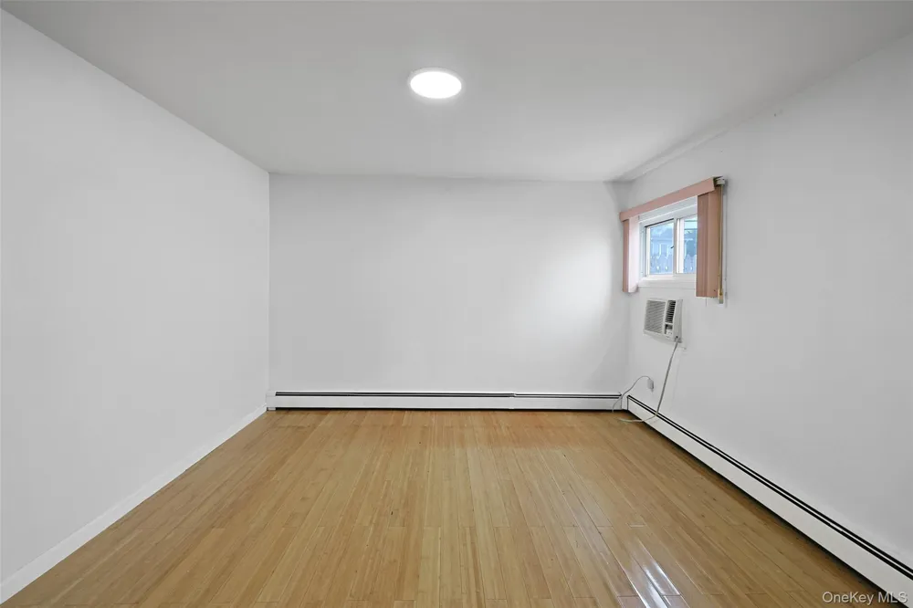 82 Lantern Road Hicksville, NY 11801