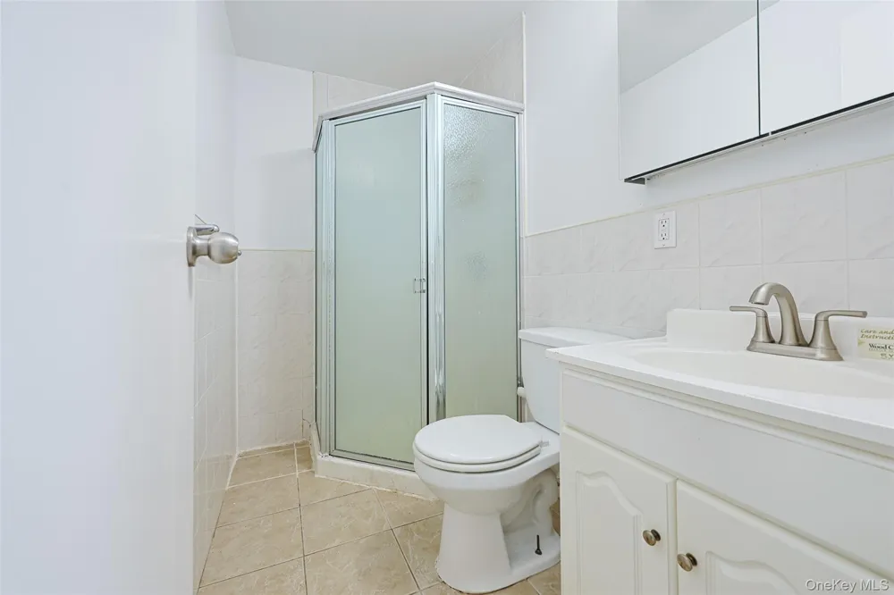 82 Lantern Road Hicksville, NY 11801