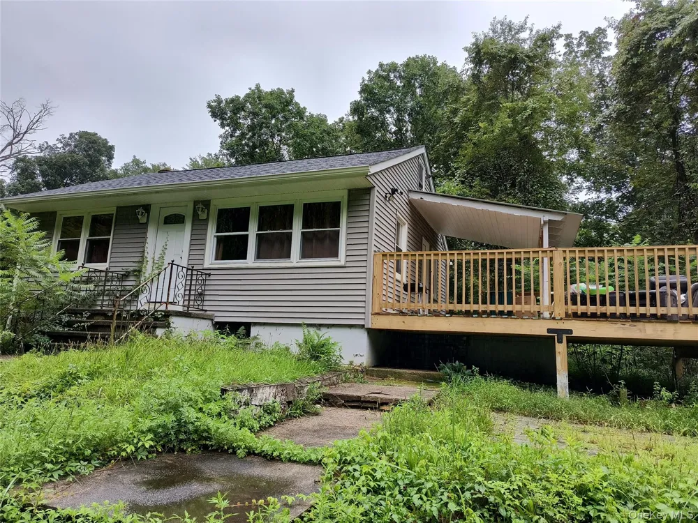 28 Pine Tree Lane Wurtsboro, NY 12790