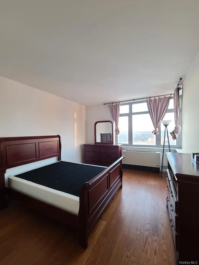40-28 College Point Boulevard #907 Flushing, NY 11354