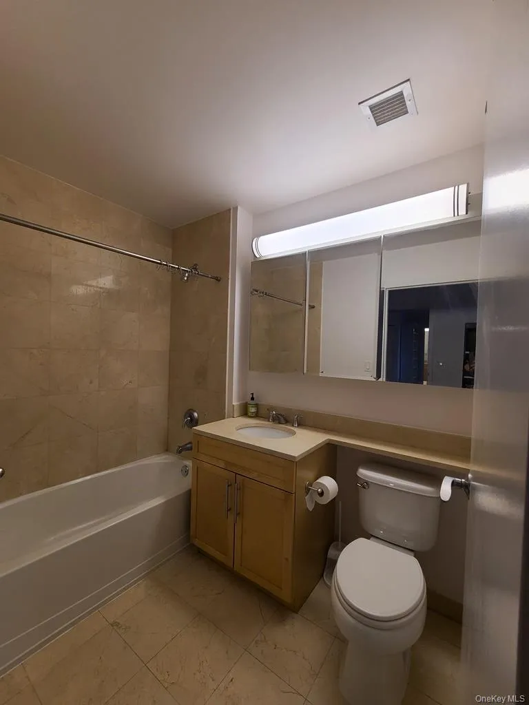 40-28 College Point Boulevard #907 Flushing, NY 11354