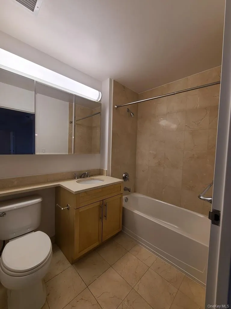 40-28 College Point Boulevard #907 Flushing, NY 11354