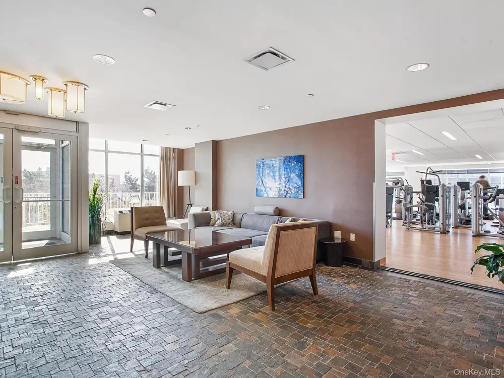 40-28 College Point Boulevard #907 Flushing, NY 11354
