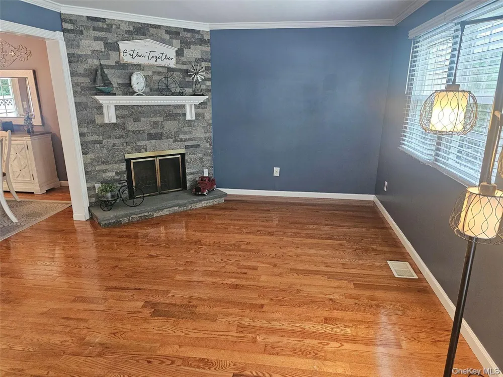 22 Chase Commons Yaphank, NY 11980
