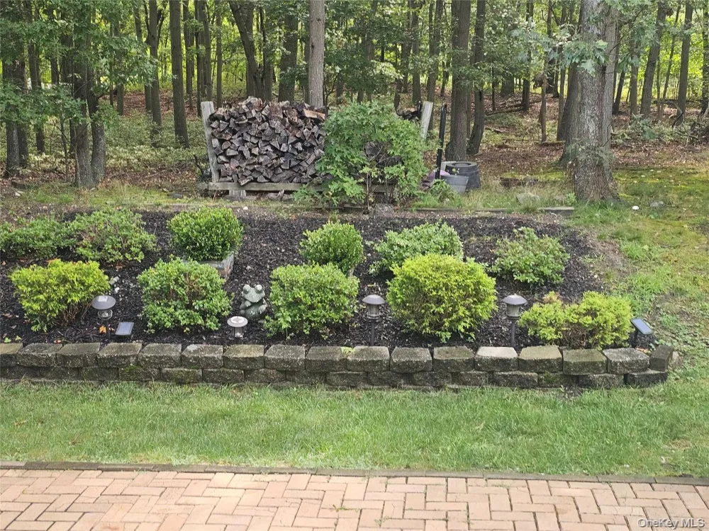 22 Chase Commons Yaphank, NY 11980