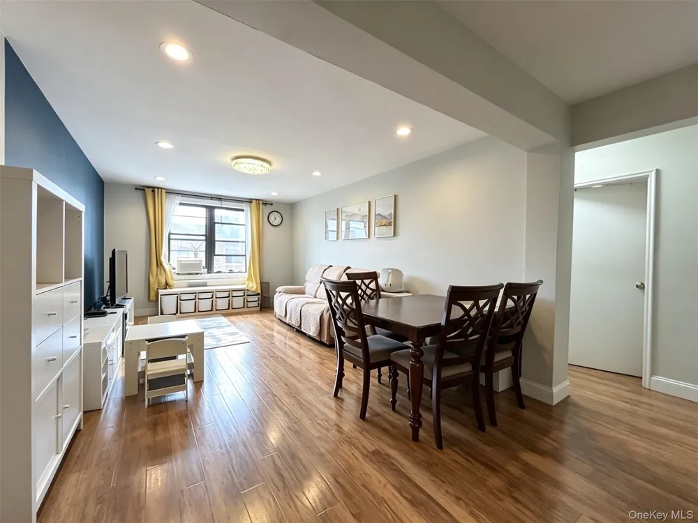 15020 71st Avenue #6J Kew Garden Hills, NY 11367