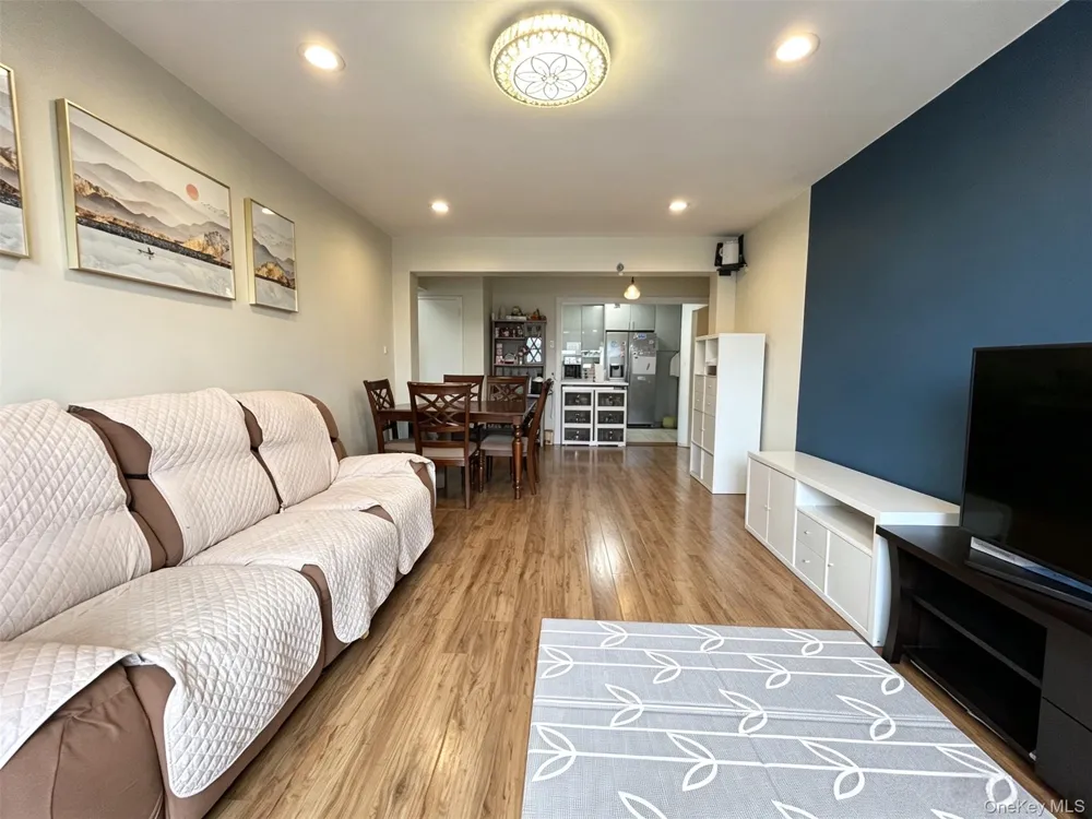 15020 71st Avenue #6J Kew Garden Hills, NY 11367