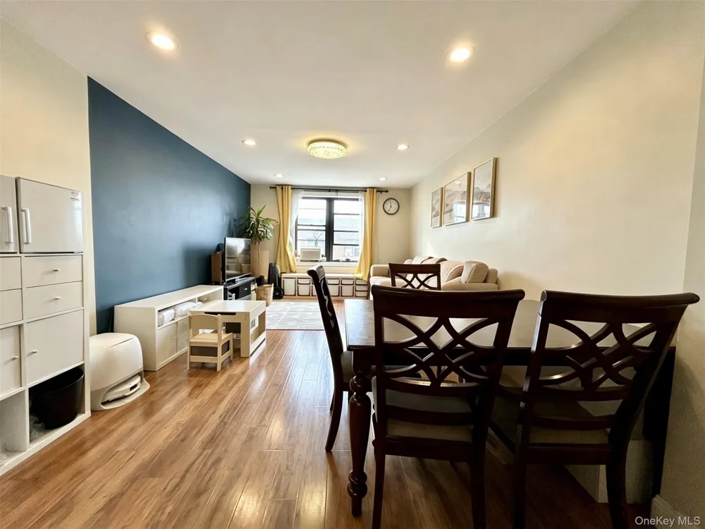 15020 71st Avenue #6J Kew Garden Hills, NY 11367