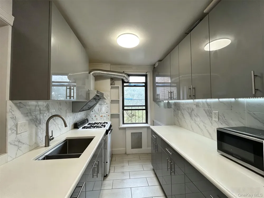 15020 71st Avenue #6J Kew Garden Hills, NY 11367