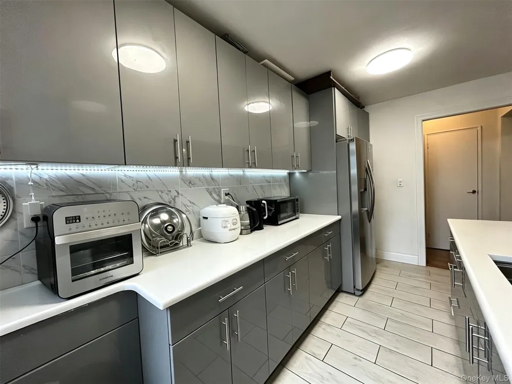 15020 71st Avenue #6J Kew Garden Hills, NY 11367