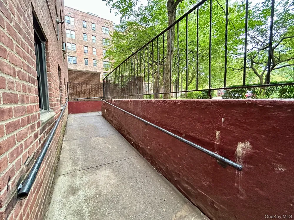 15020 71st Avenue #6J Kew Garden Hills, NY 11367