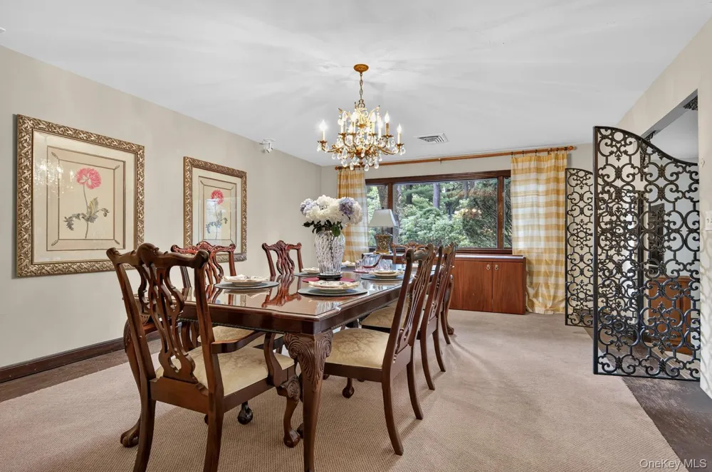10 Dorchester Drive Muttontown, NY 11545