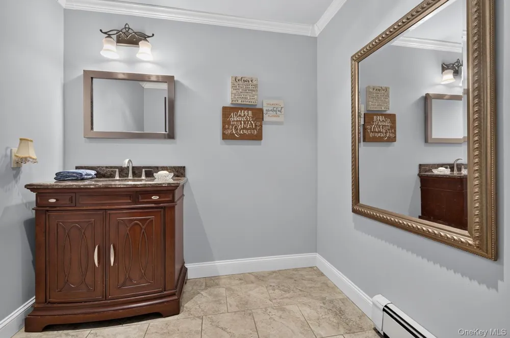 10 Dorchester Drive Muttontown, NY 11545