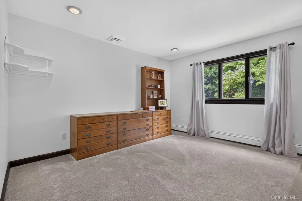 10 Dorchester Drive Muttontown, NY 11545