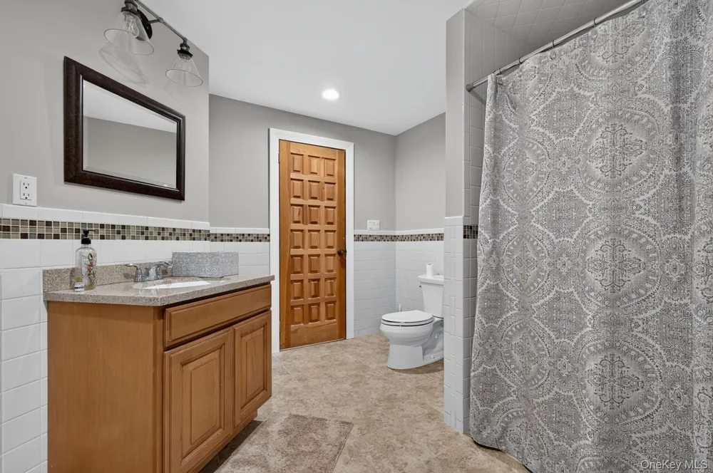 10 Dorchester Drive Muttontown, NY 11545
