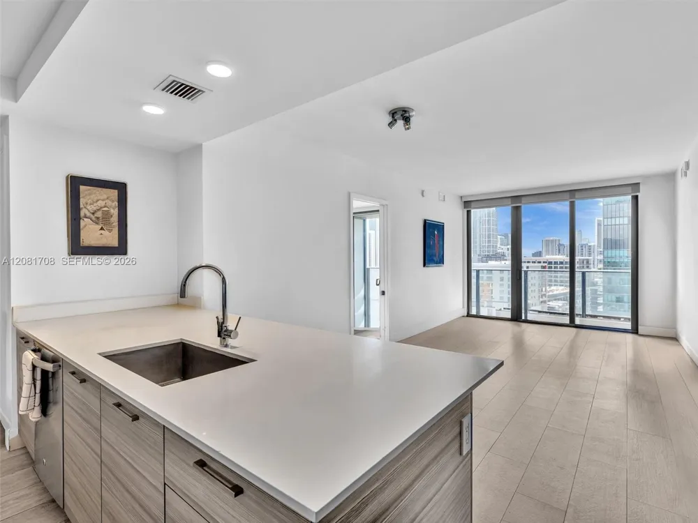 121 NE 34th St #1602 Miami, FL 33137