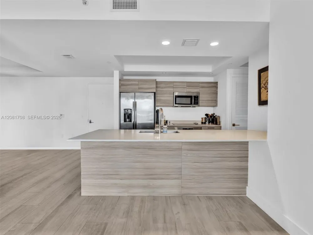 121 NE 34th St #1602 Miami, FL 33137