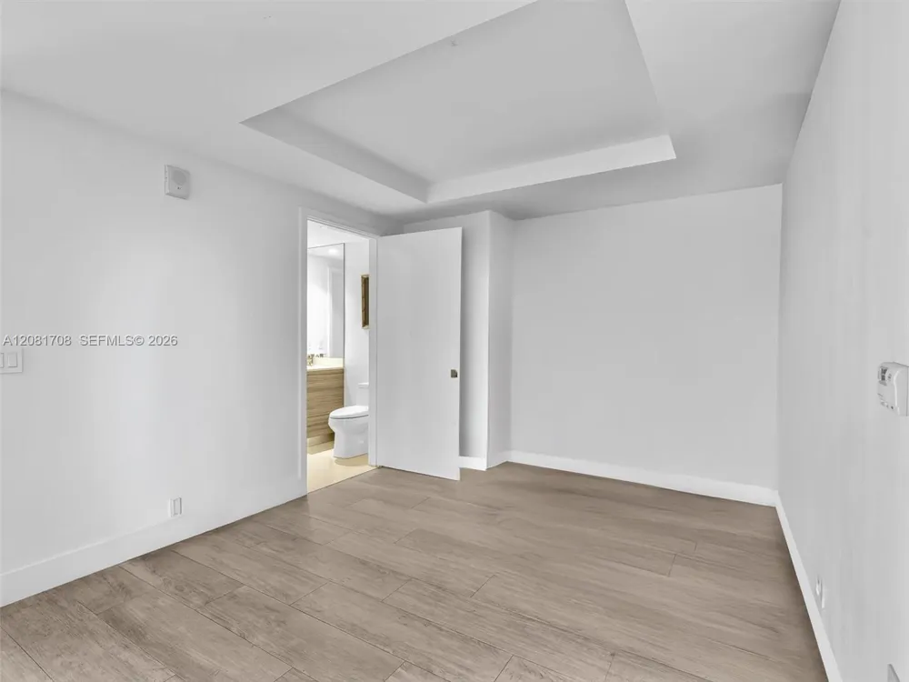 121 NE 34th St #1602 Miami, FL 33137