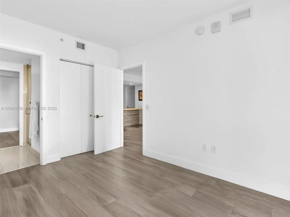 121 NE 34th St #1602 Miami, FL 33137