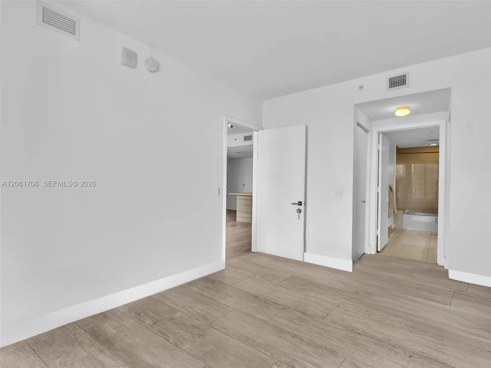 121 NE 34th St #1602 Miami, FL 33137