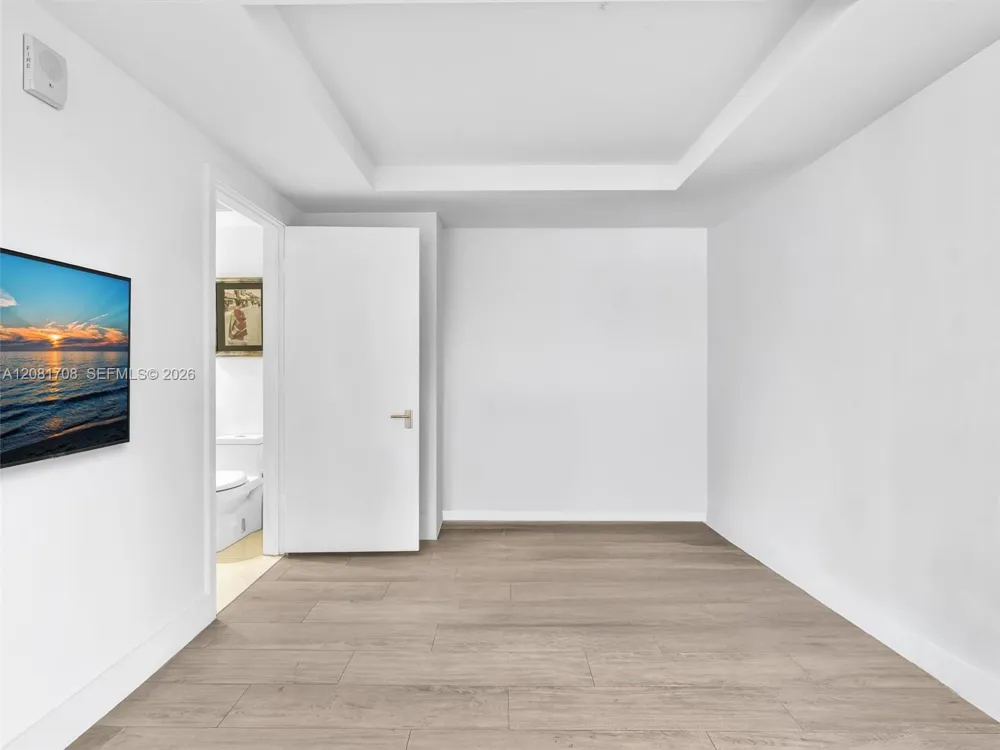 121 NE 34th St #1602 Miami, FL 33137