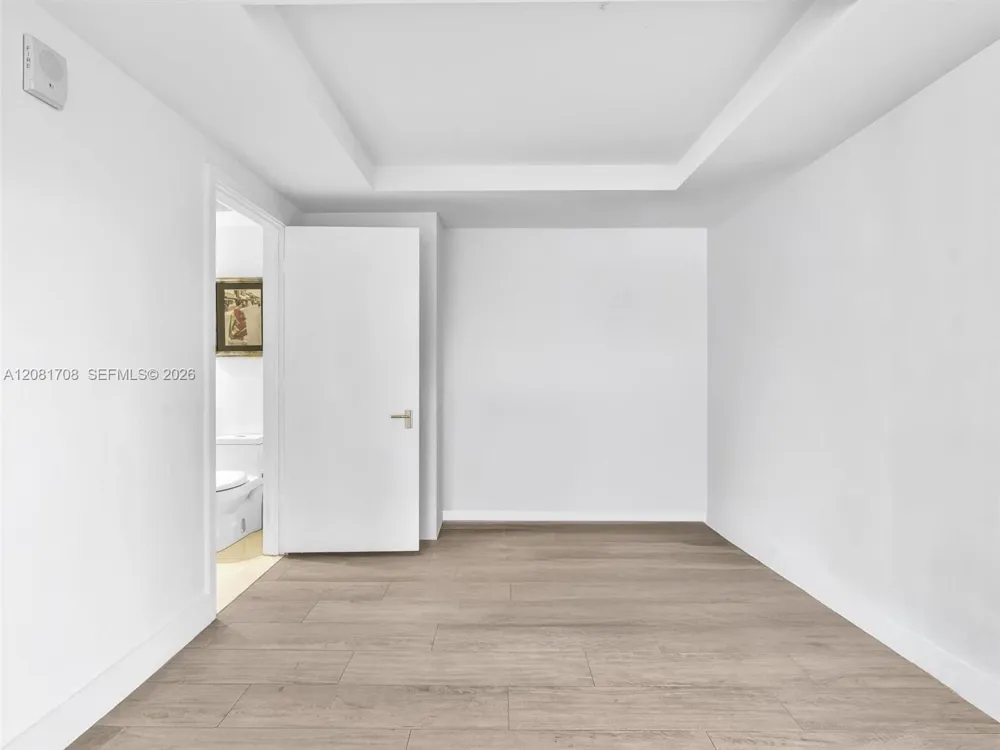 121 NE 34th St #1602 Miami, FL 33137