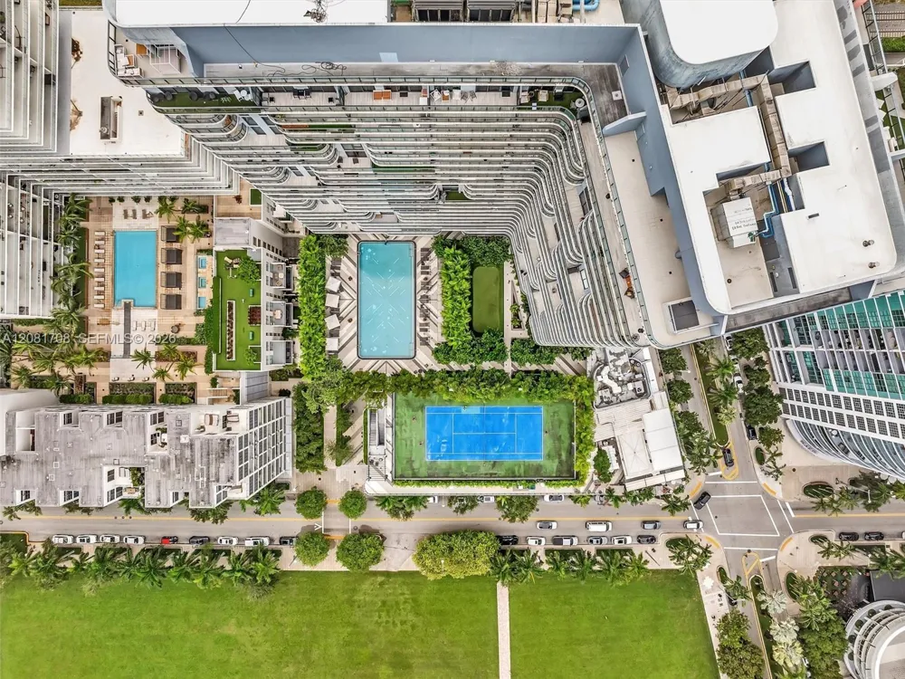121 NE 34th St #1602 Miami, FL 33137
