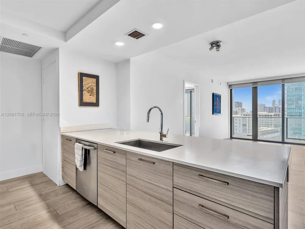 121 NE 34th St #1602 Miami, FL 33137