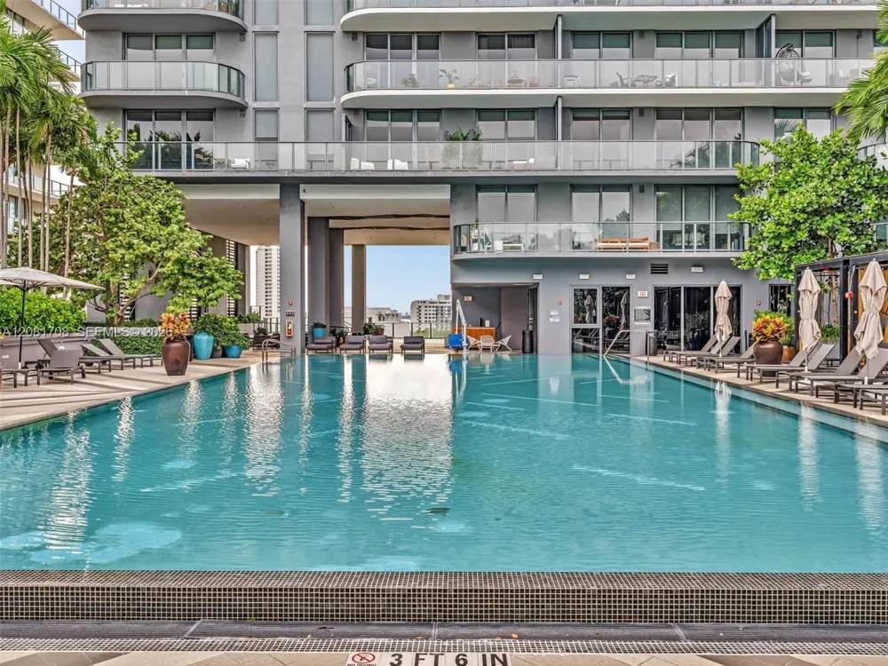 121 NE 34th St #1602 Miami, FL 33137