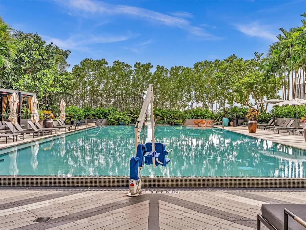 121 NE 34th St #1602 Miami, FL 33137