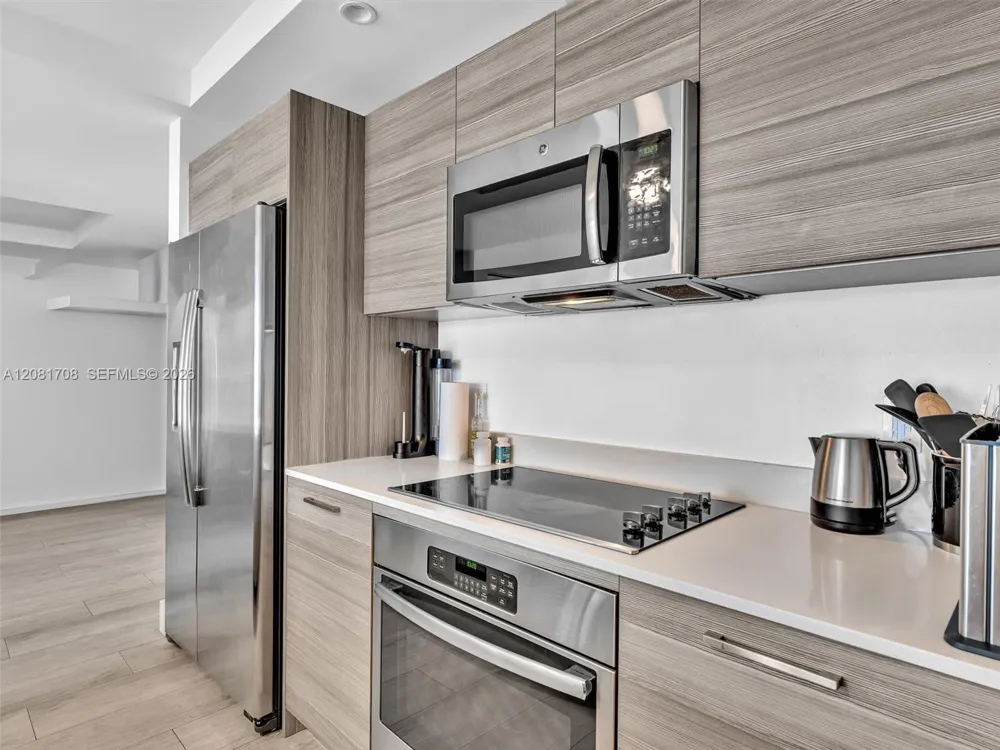 121 NE 34th St #1602 Miami, FL 33137