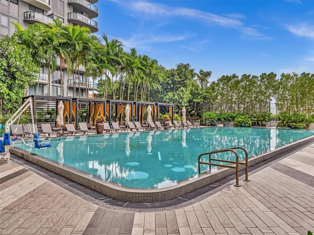 121 NE 34th St #1602 Miami, FL 33137