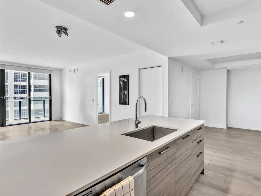 121 NE 34th St #1602 Miami, FL 33137
