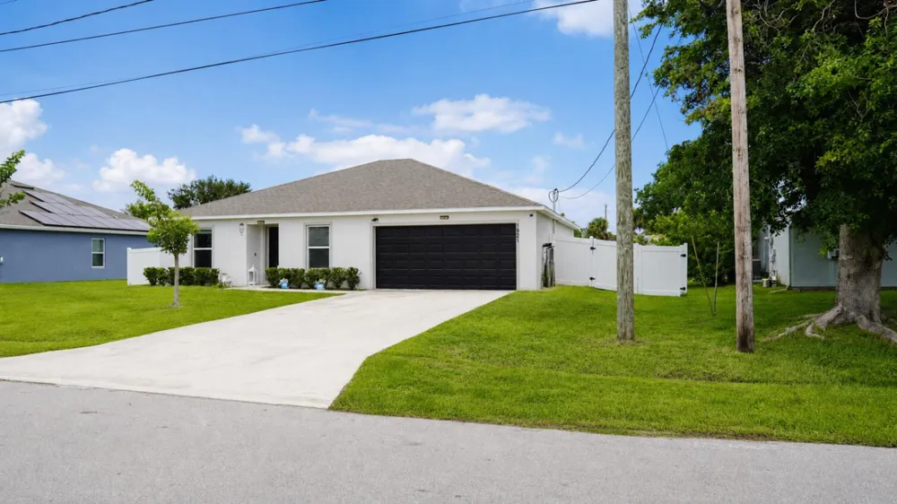 1921 SE JOYNER CIRCLE Port St. Lucie, FL 34952