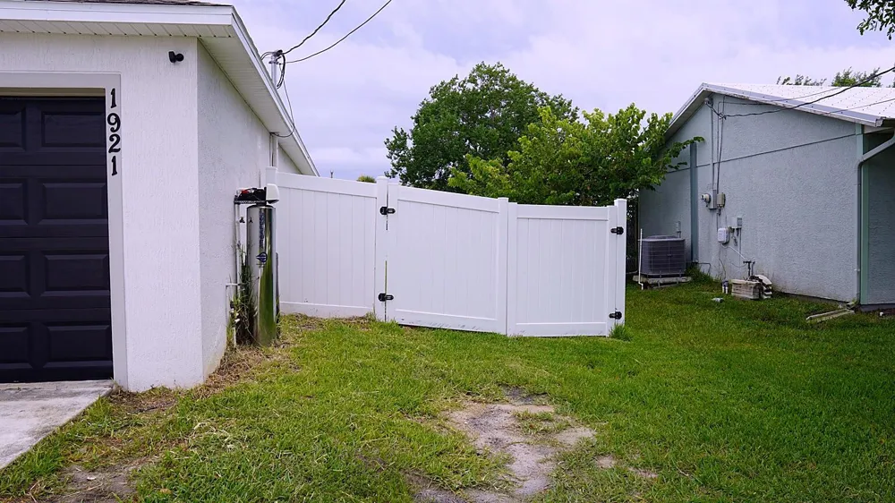 1921 SE JOYNER CIRCLE Port St. Lucie, FL 34952
