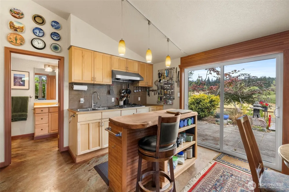 5375 Shore Meadow Road Freeland, WA 98249