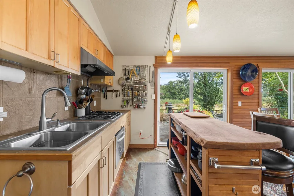 5375 Shore Meadow Road Freeland, WA 98249
