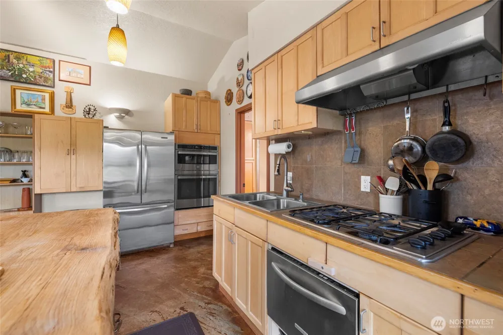5375 Shore Meadow Road Freeland, WA 98249